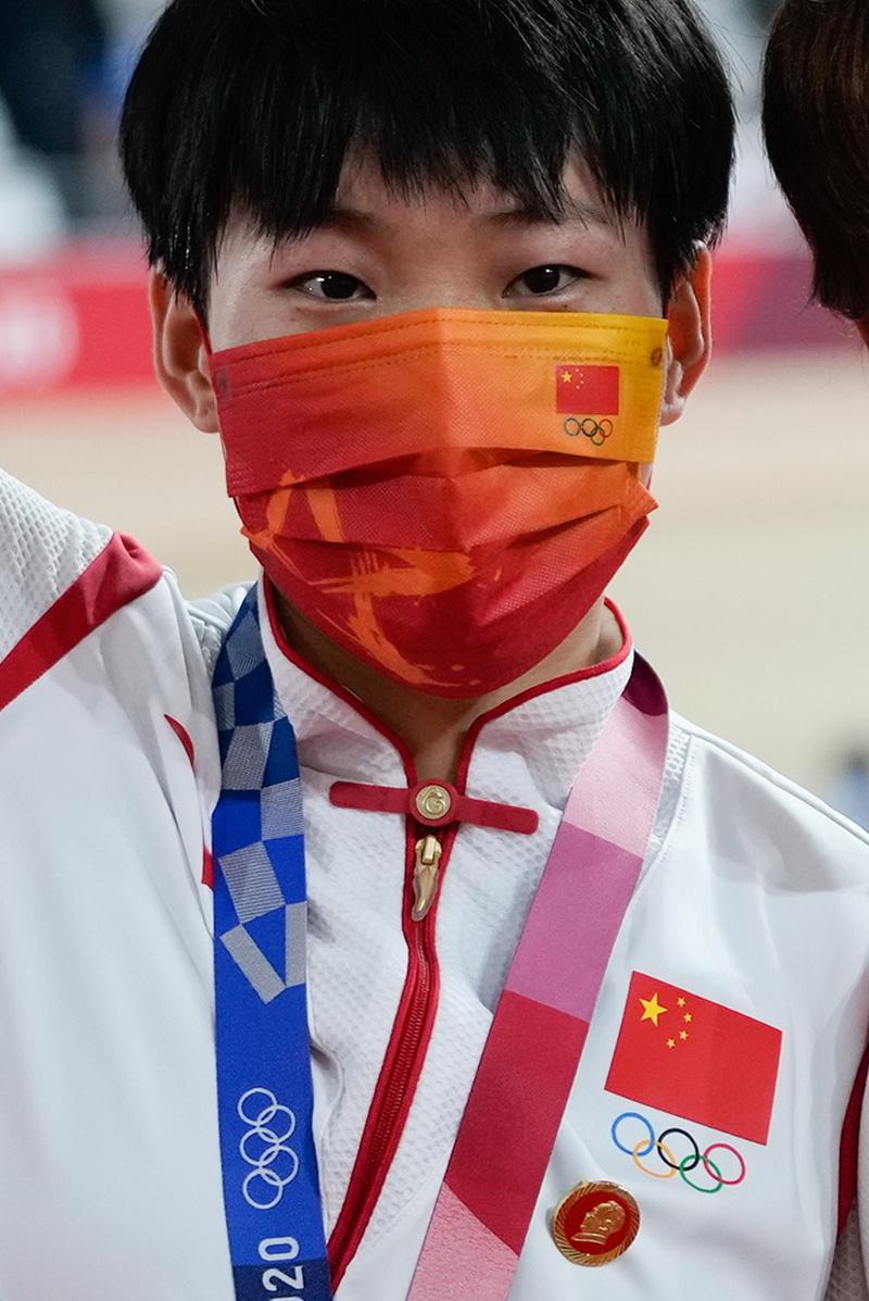 鲍珊菊.jpeg