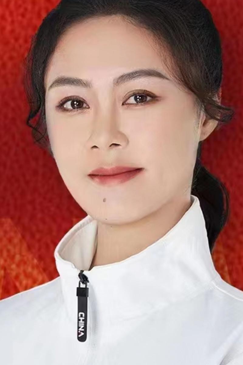 黄文仪.jpg