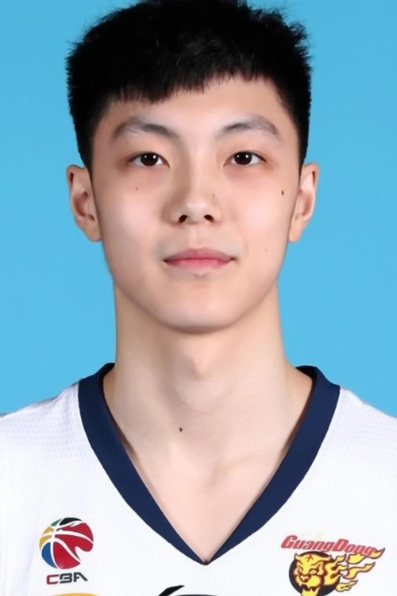 胡明轩.jpg