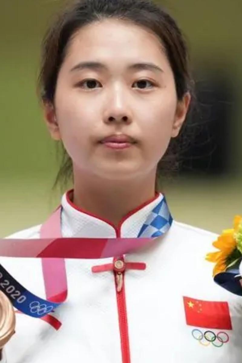 肖嘉芮萱.jpg