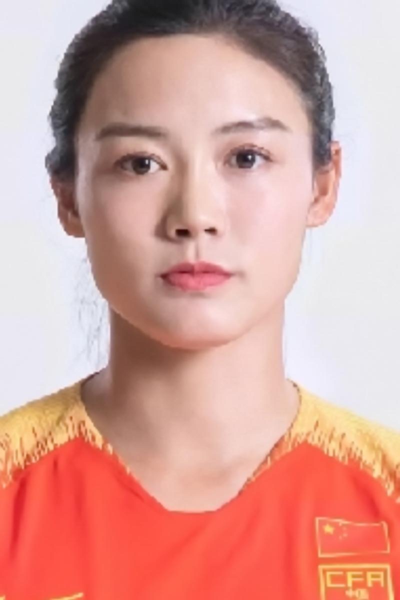 王莹.jpg
