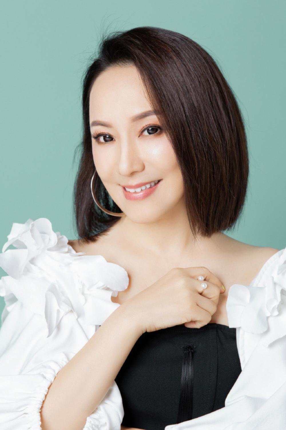 周艳泓.jpg