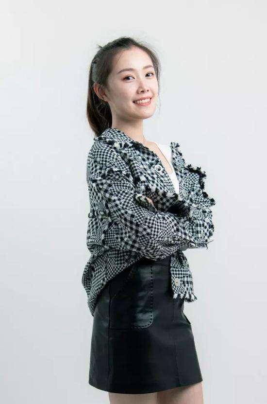 朱婧佳.jpg